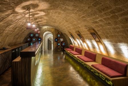 CAVES-DU-LOUVRE-SALLES_06